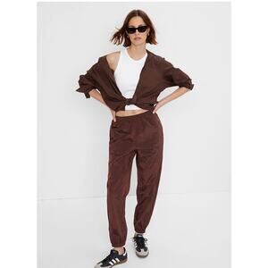 Gapfit Brown Lustre Windbreaker Jogger Athleisure Sport Shiny Medium